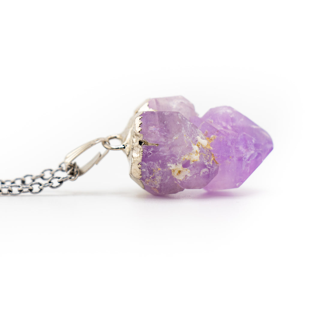 Collier avec pendentif en améthyste naturelle fabriqué à la main