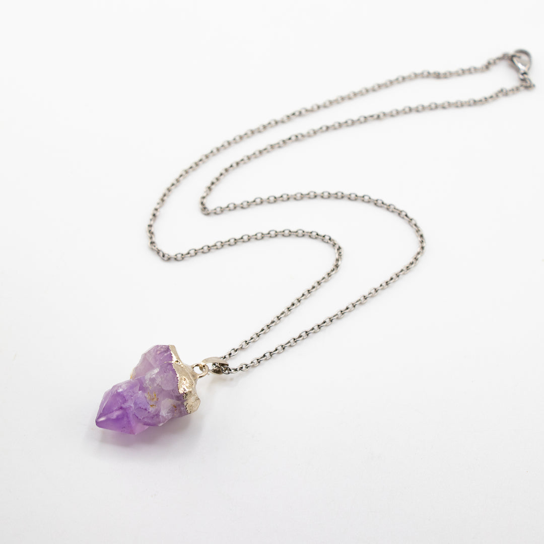 Collier avec pendentif en améthyste naturelle fabriqué à la main