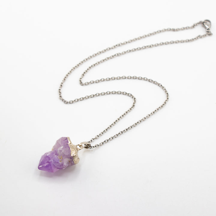 Collier avec pendentif en améthyste naturelle fabriqué à la main