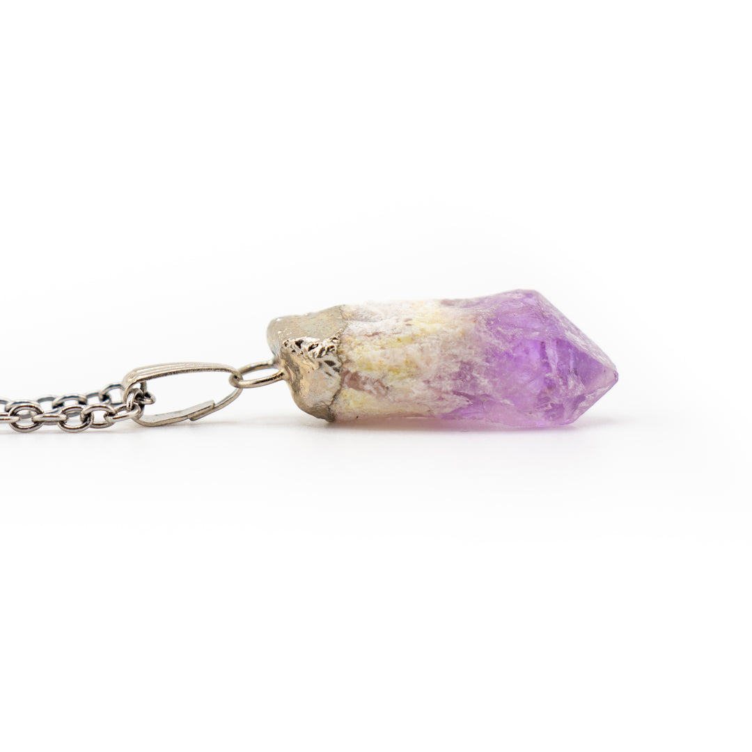 Collier avec pendentif en améthyste naturelle fabriqué à la main