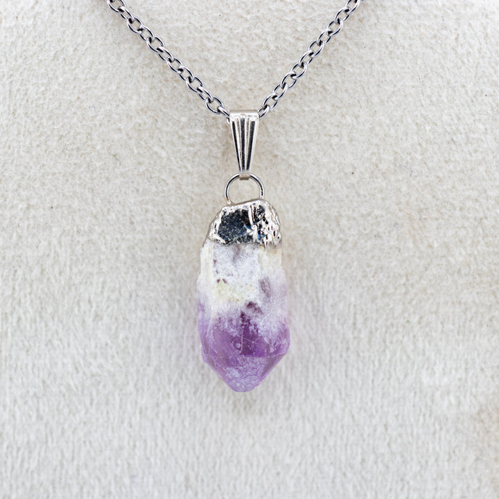 Collier avec pendentif en améthyste naturelle fabriqué à la main