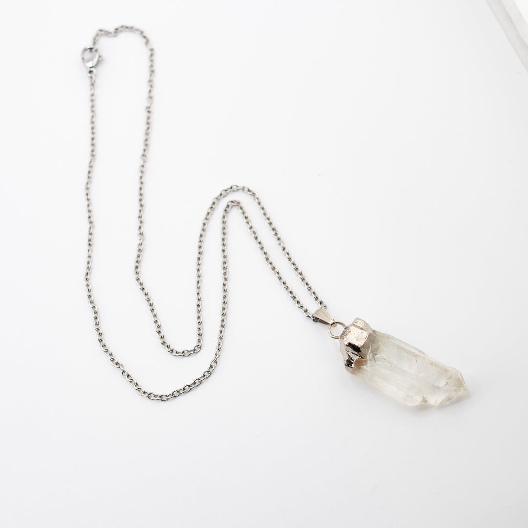 Collier pendentif en quartz lémurien naturel fabriqué à la main