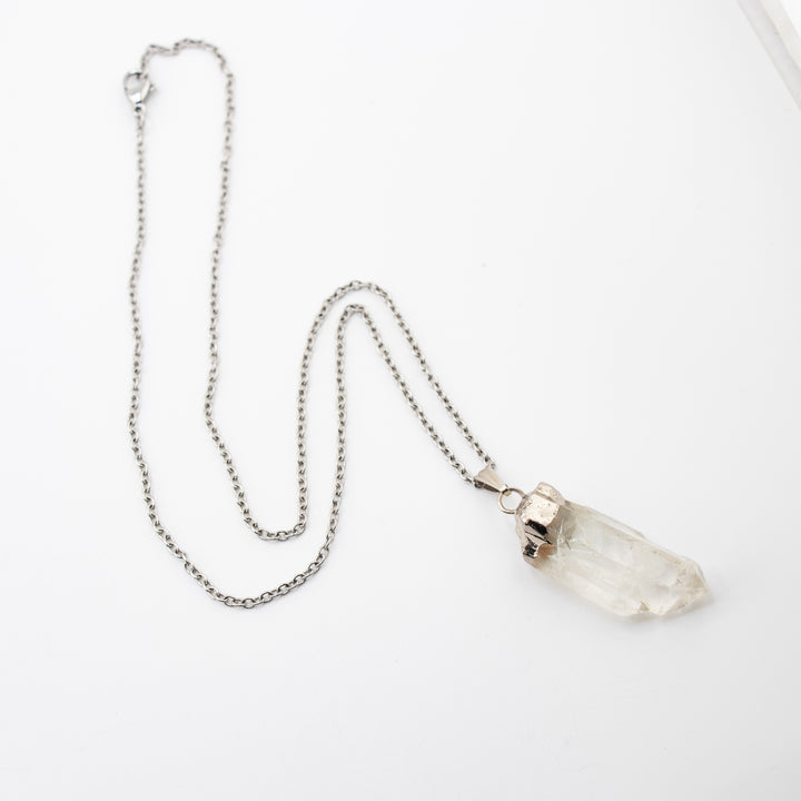 Collier pendentif en quartz lémurien naturel fabriqué à la main