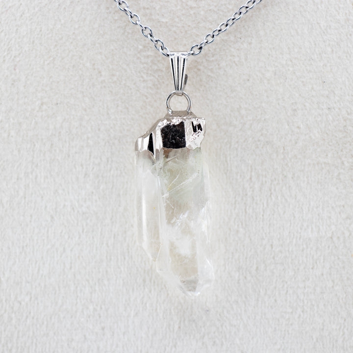 Collier pendentif en quartz lémurien naturel fabriqué à la main