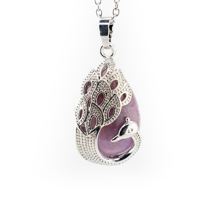 Collar de lágrima artesanal: amatista natural con motivo de pavo real
