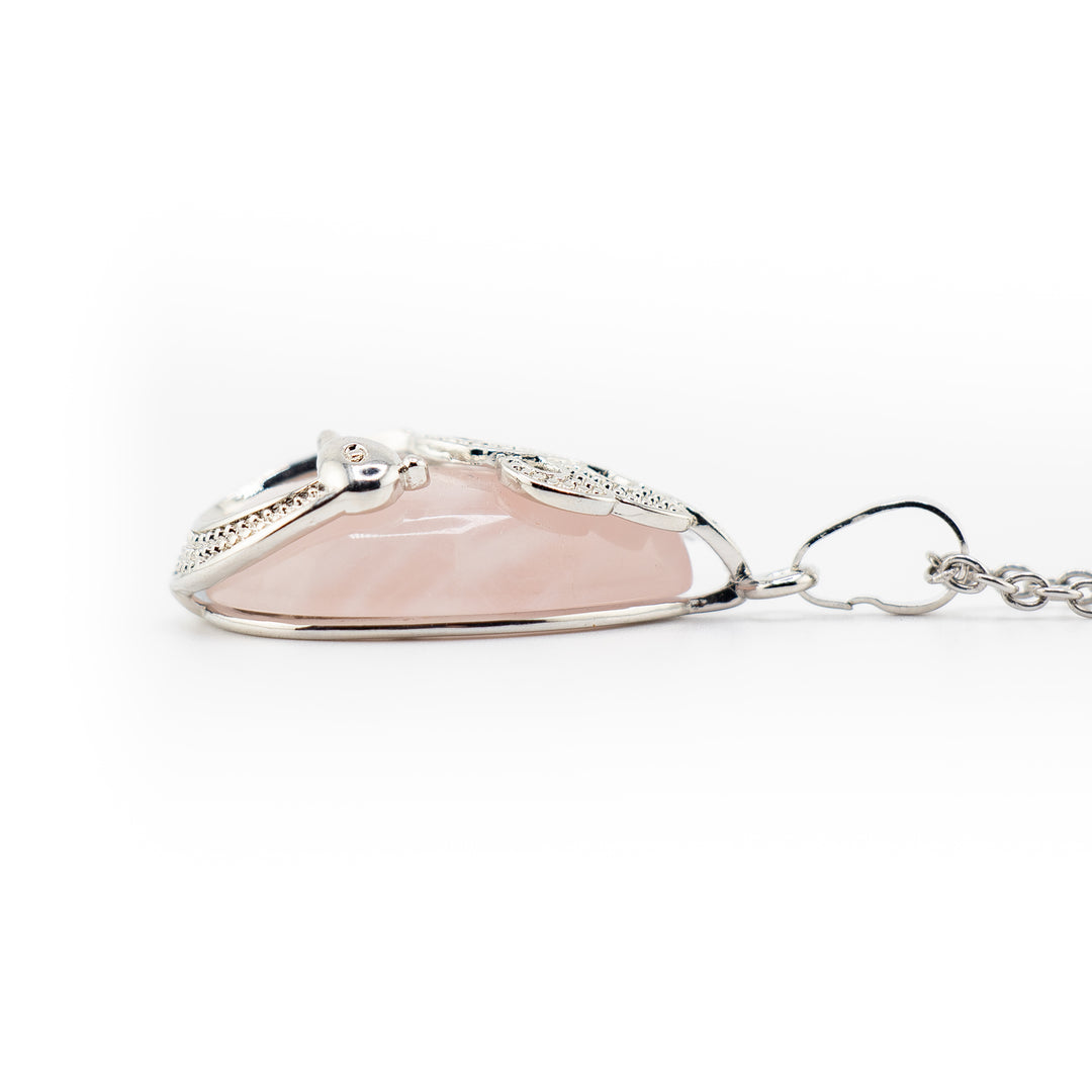 Pendentif en quartz rose en forme de larme, fabriqué à la main – Collier inspiré du paon