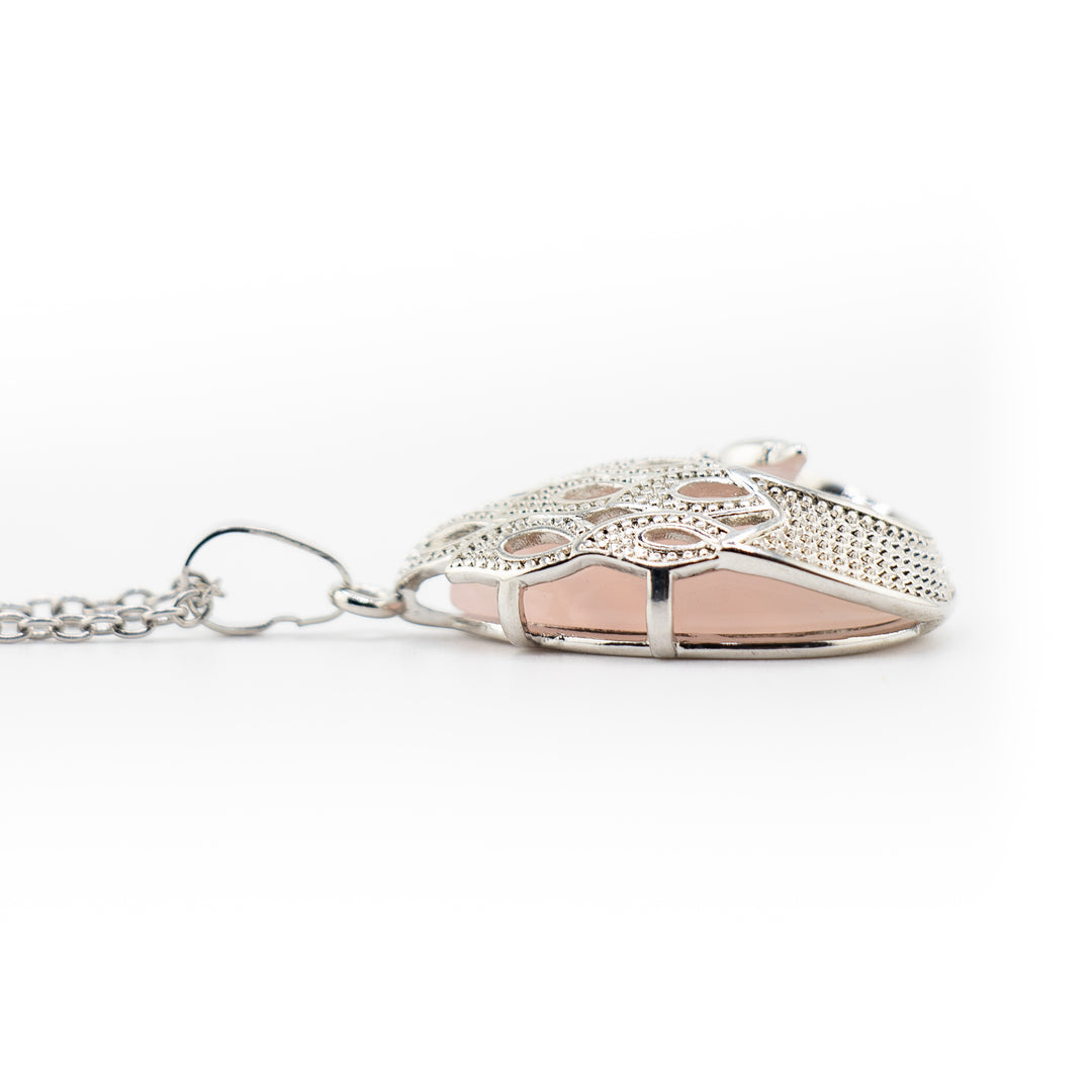 Pendentif en quartz rose en forme de larme, fabriqué à la main – Collier inspiré du paon