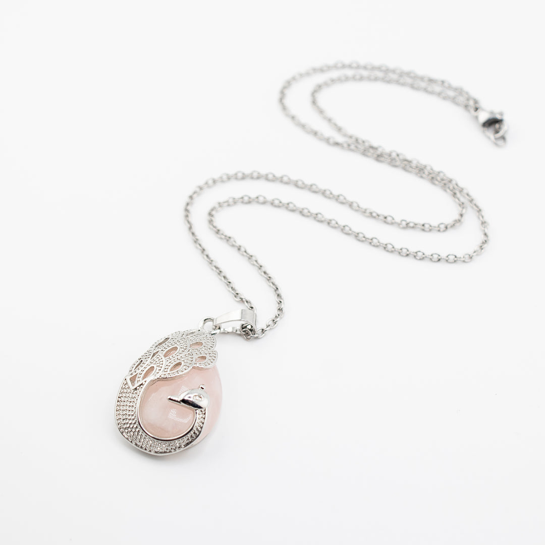 Pendentif en quartz rose en forme de larme, fabriqué à la main – Collier inspiré du paon