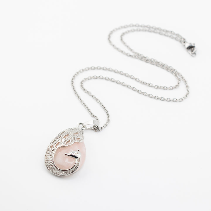Pendentif en quartz rose en forme de larme, fabriqué à la main – Collier inspiré du paon