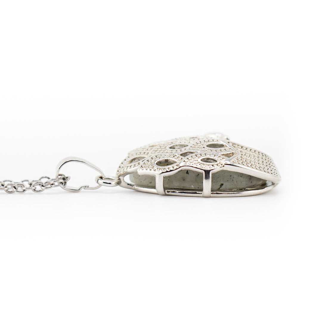 Colgante de lágrima de labradorita natural artesanal - Collar con piedras preciosas y motivo de pavo real