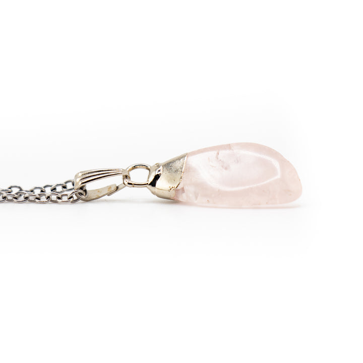 Collier avec pendentif en quartz rose naturel fabriqué à la main