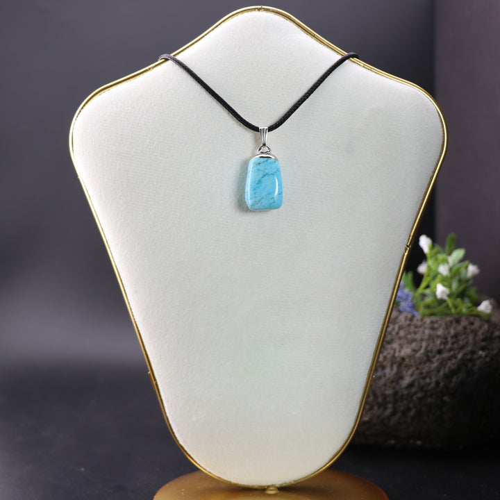 Handcrafted Synthetic Turquoise Howlite Gemstone Pendant Necklace