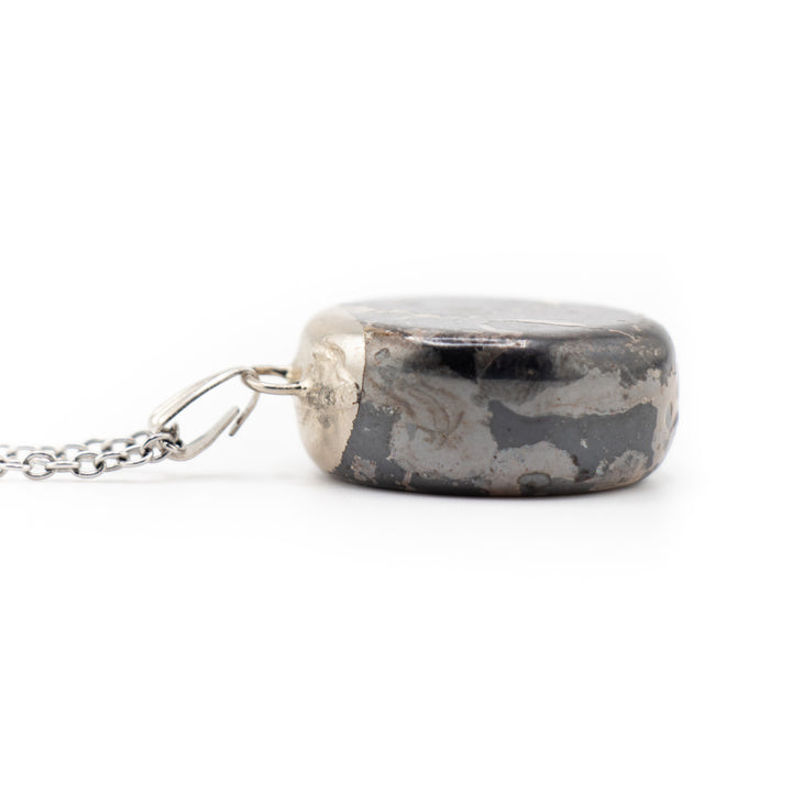 Collier pendentif en hématite naturelle fabriqué à la main