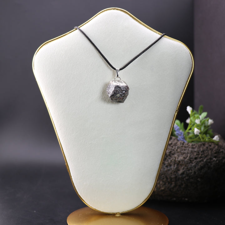 Handcrafted Natural Garnet Gemstone Pendant Necklace