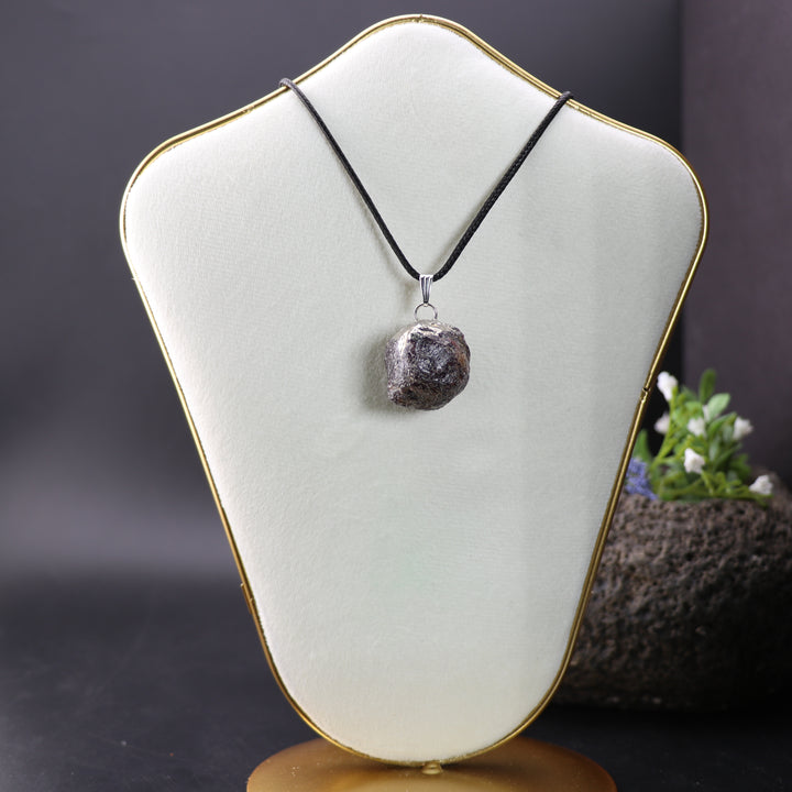 Handcrafted Natural Garnet Gemstone Pendant Necklace