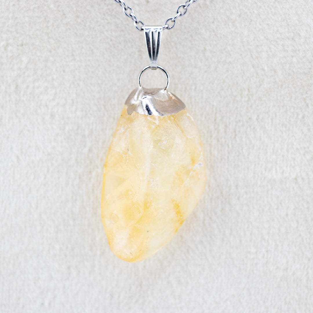 Collier pendentif en pierre précieuse de citrine naturelle fabriqué à la main