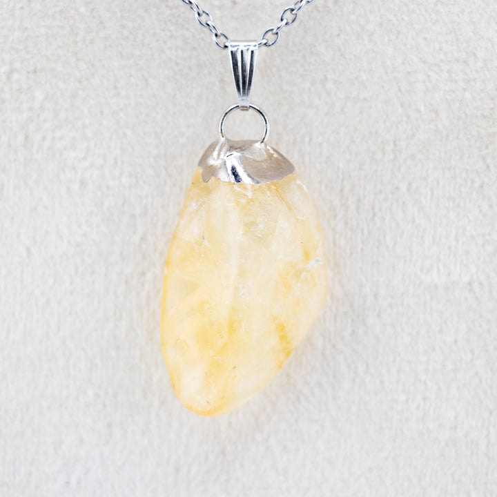 Collier pendentif en pierre précieuse de citrine naturelle fabriqué à la main