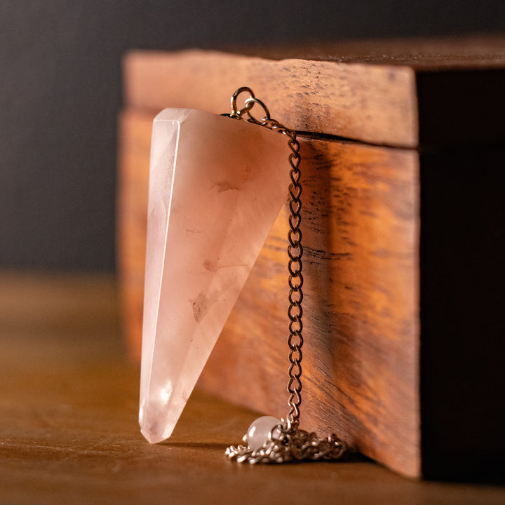 Rose Quartz Pendulum – Heart-Centered Divination Tool for Love, Healing & Inner Clarity