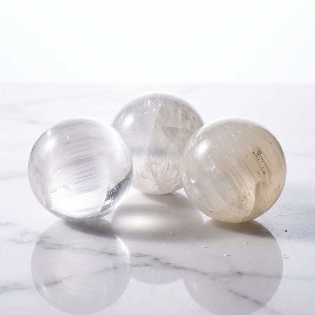 Sphère de sélénite naturelle - Cristal de sélénite de 5 cm - Pierre de guérison purifiante et rechargée