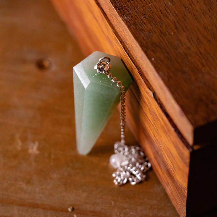 Green Aventurine Pendulum – Abundance & Heart Chakra Divination Tool for Clarity & Healing Energy Work